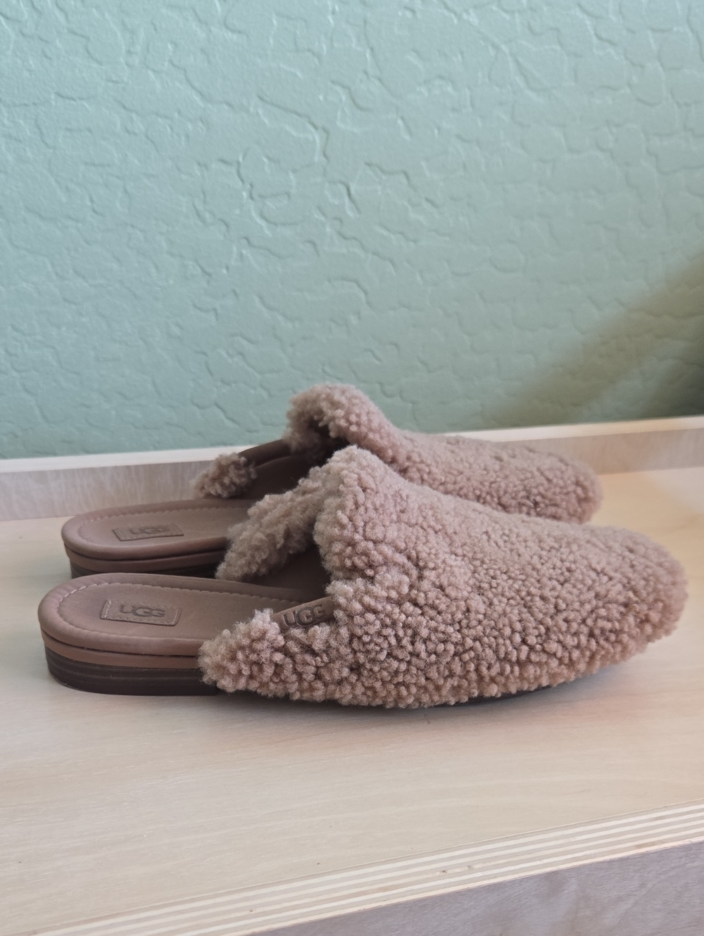 UGG Janaya Cozy Mule Size 7